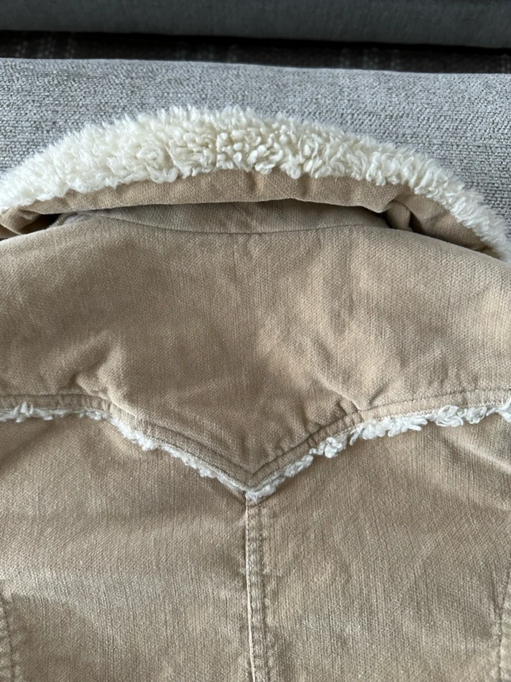 Y2K Abercrombie & Fitch Girls XL Button Down Faux Fur Jacket, (Fits like an XS) - Picture 6 of 8